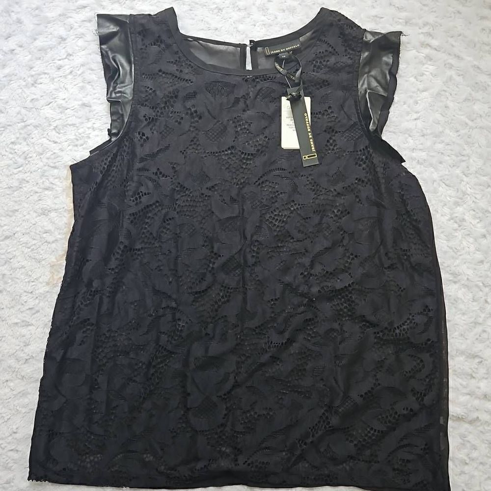 Leather and Lace Size Large Ruffled Sleeve Black Tank i Jeans by Buffalo Womens
